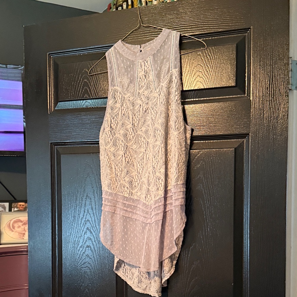 Free People Sleeveless Lace High-Low Top in Light Mauve